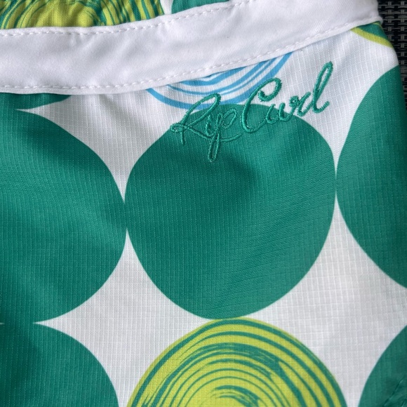Rip Curl Women's Beach Bazaar Board
Short Swim Shorts Size Small Great Condition - Picture 10 of 11